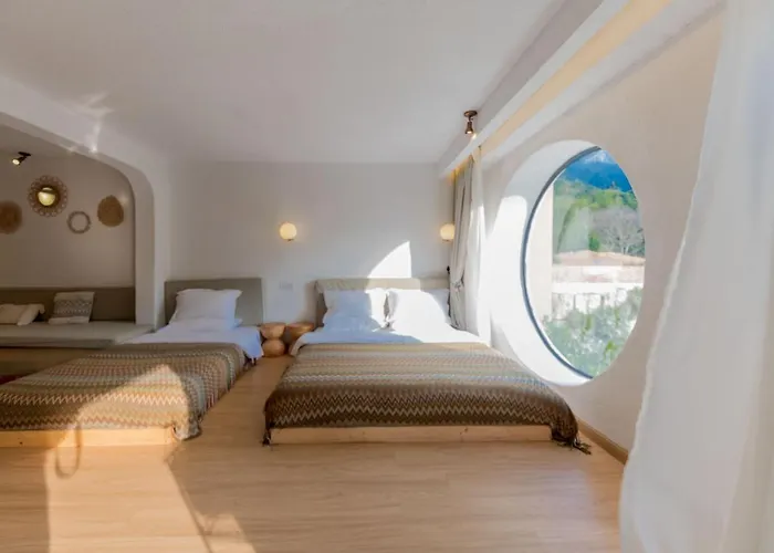 Distant Mountain Forest Wild Luxury Homestay